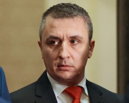 Александър Николов: Няма да има повишение цената на тока за бита