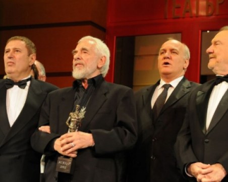 Асен Шопов: Театърът е светлина, въпреки че някъде някой разстрелва храмове на изкуството