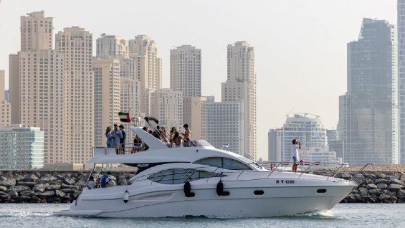 Руски олигарси изнасят капиталите си в Дубай