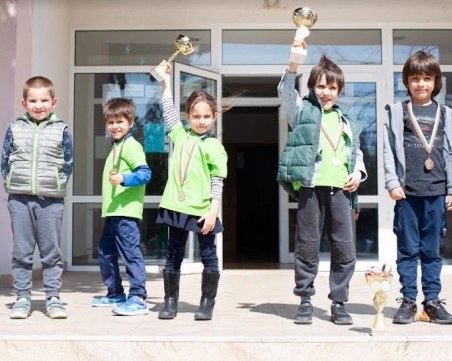 Шест медала за младите шахматисти от Пловдив