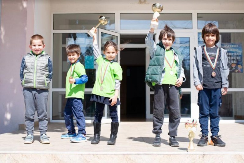 Шест медала за младите шахматисти от Пловдив
