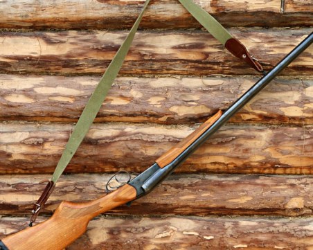 20-годишен простреля по-малкия си брат