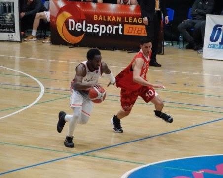 Академик гостува в Израел в последния си мач от Балканската лига