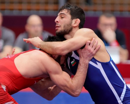 България с първи медал на Европейското по борба