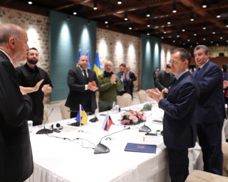 Прекратяване на огъня обсъждат Русия и Украйна на преговорите