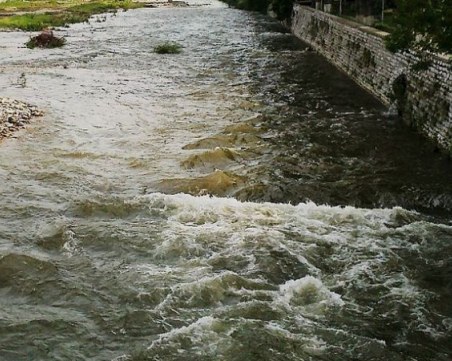 Труп на мъж изплува от река Чая в Асеновград