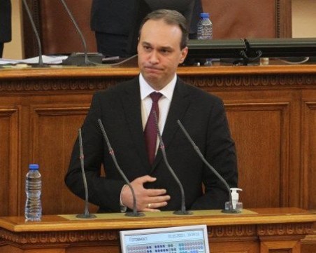 Заков: Не може повече компромиси, нужни са сериозни разходи за армията