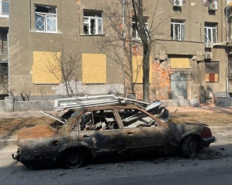 Жител на Харков: Снаряд уби хора, които чакаха за вода