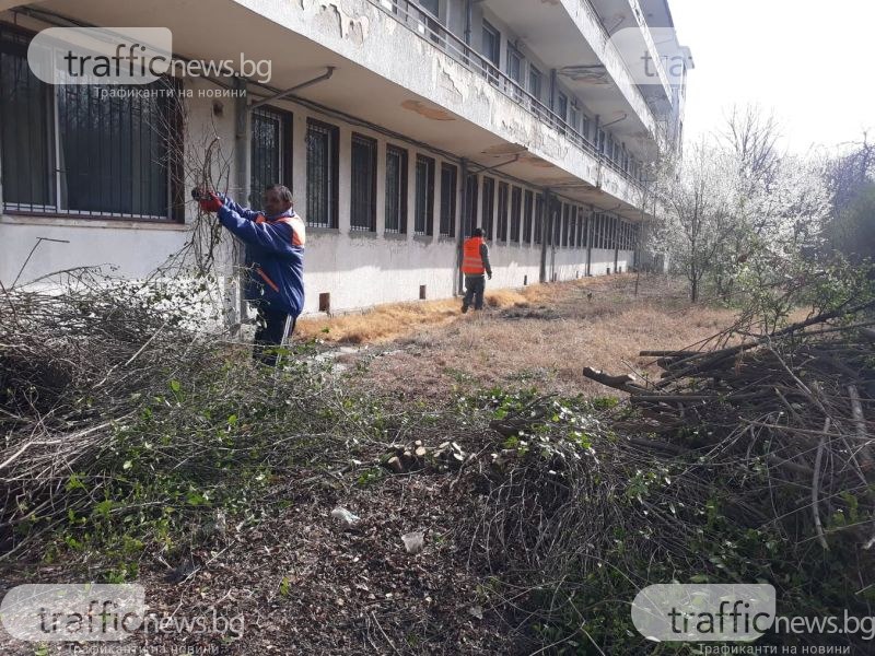 За бежанците: Чистят ударно Белодробна, ремонтът започва от покрива и електричеството