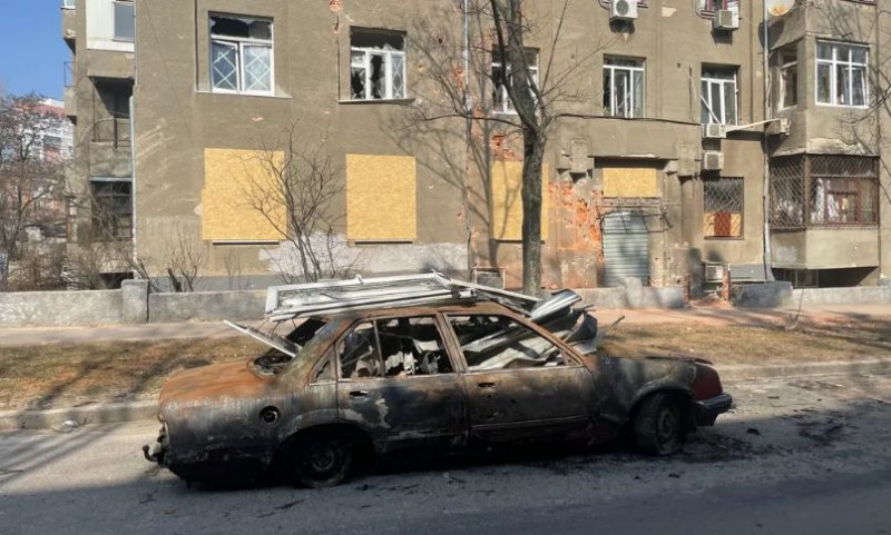 Жител на Харков: Снаряд уби хора, които чакаха за вода