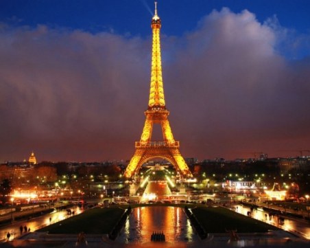 На този ден: Айфеловата кула е официално открита