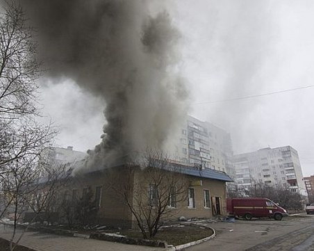 Удариха сградата на Червения кръст в Мариупол, 70 са отвлечени от родилен дом