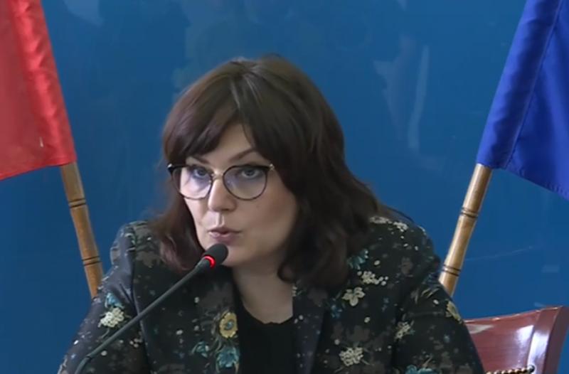 Министър Сербезова съобщава кои мерки отпадат и кои остават след 1 април НА ЖИВО