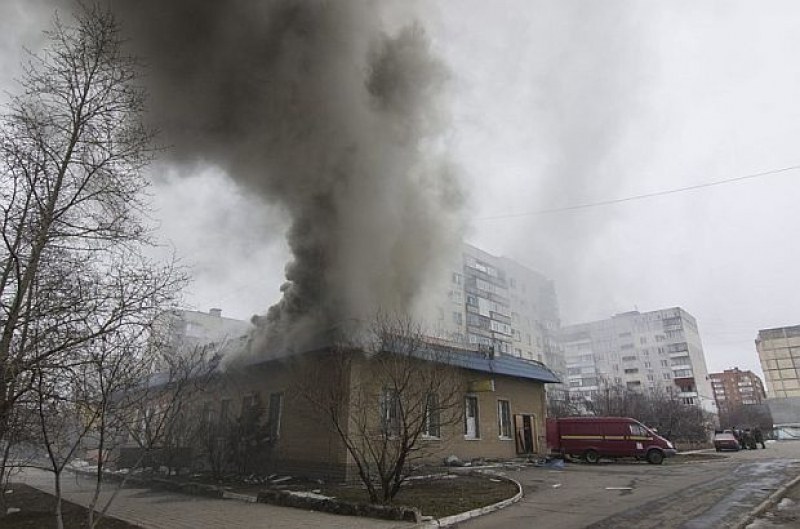 Удариха сградата на Червения кръст в Мариупол, 70 са отвлечени от родилен дом