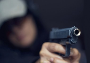 32 годишен мъж е прострелян посред бял ден в столичния квартал