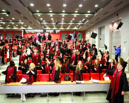 118 магистър-фармацевти с дипломи от МУ-Пловдив