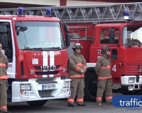 Пловдивски пожарникари се включиха в дарителска кампания за водолаз от Бургас