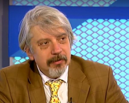 Витанов: Здравната министърка мускули направи да подписва заповеди за отменяне на мерките