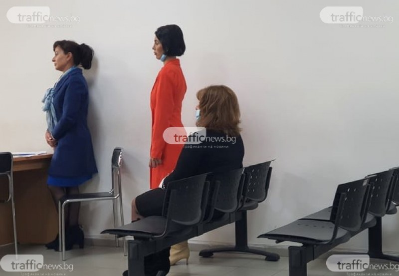 Лек автомобил се взриви на Коматевския възел. Колата е избухнала