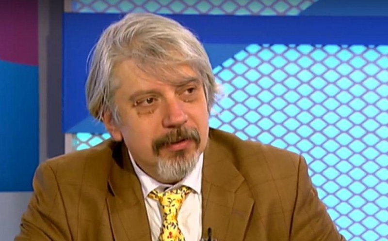 Витанов: Здравната министърка мускули направи да подписва заповеди за отменяне на мерките