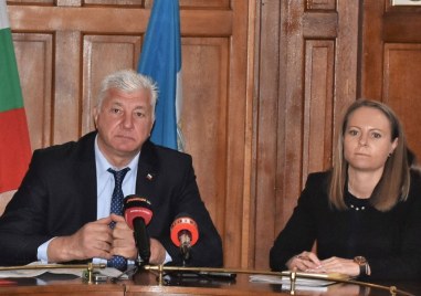 Дани Каназирева отговори на кмета Здравко Димитров който заяви по рано