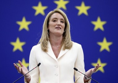 Председателят на Европейския парламент Роберта Мецола е отпътувала на посещение