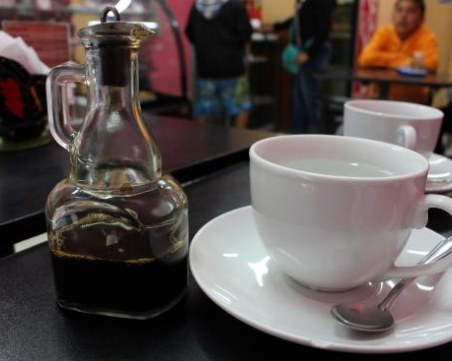 Данъчни запечатват две кафенета в Пловдив