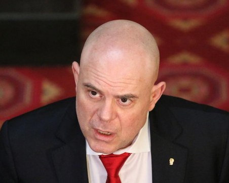 Хванаха първи секретар на руското посолство за шпионаж