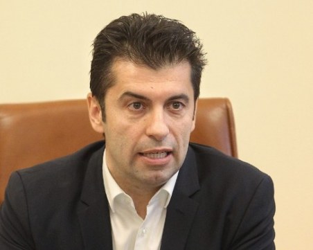 Кирил Петков: Правителството застава зад работещите в здравната система
