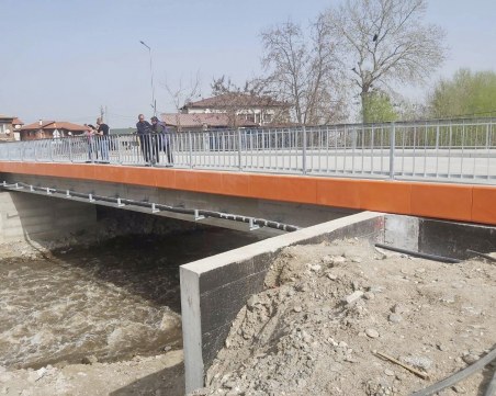 Мостът в село Първенец ще е готов до две седмици