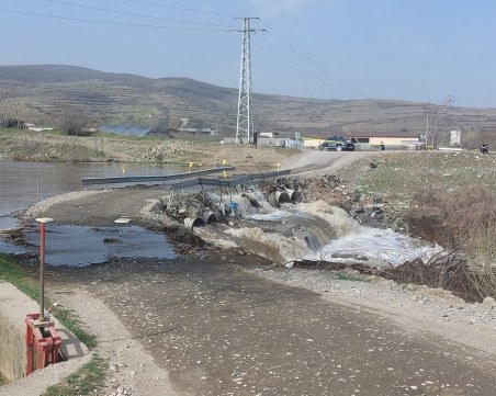 Придошла река затвори обходния път между Първенец и Брестовица