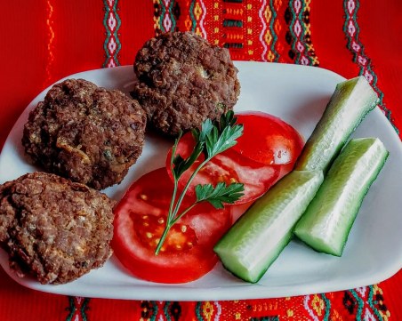 Защо истинските домакини добавят захар към каймата?