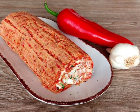 Как да си направим руло с червени чушки?