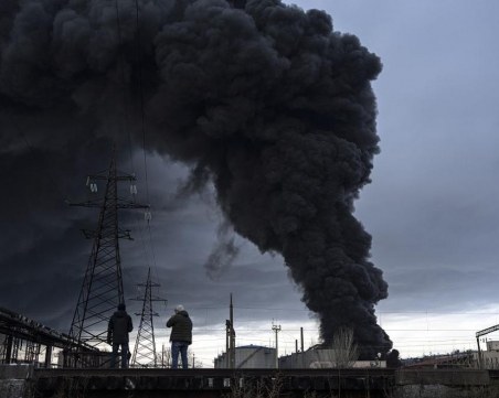 Москва обяви, че е разрушила петролна рафинерия в Одеса