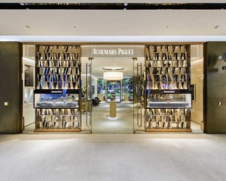 Русия отговори на мерките на Швейцария: Конфискува часовници за милиони