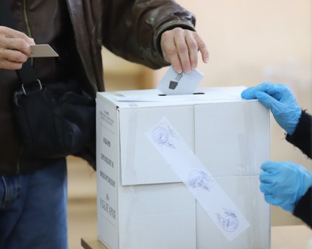 Сърбия избира президент, парламент и местни власти днес