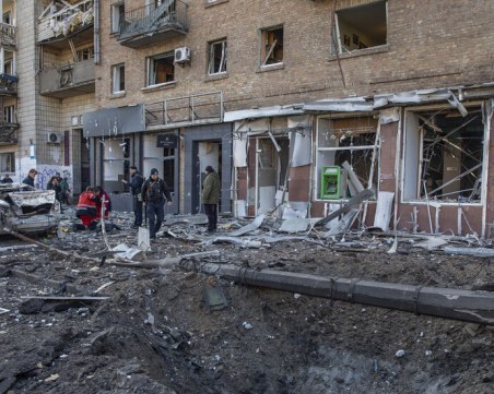 Снаряд удари болница в Украйна