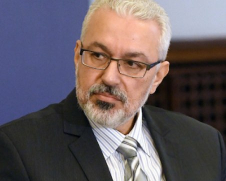 Медик: Премиерът говори празни приказки, лекарите не са държавни служители