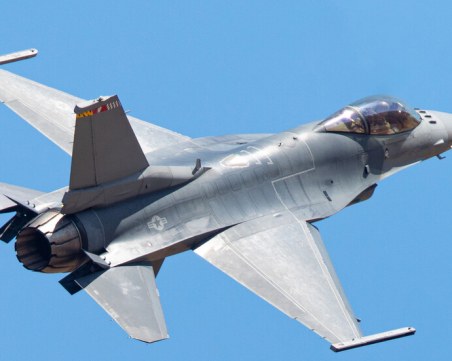 САЩ одобриха потенциалната продажба на самолети F-16 на България