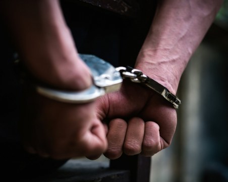 Апаш нападна пенсионер в Пловдив заради ретро автомобил, нахлу в имота му