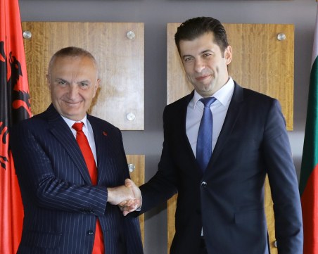 Кирил Петков се срещна с президента на Албания
