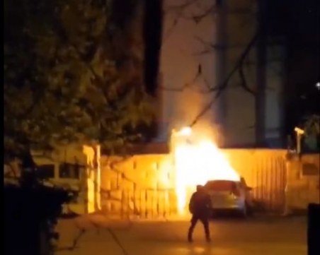 Мъж се самозапали пред руското посолство в Букурещ