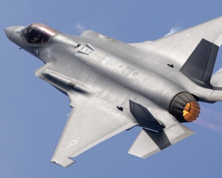 Нидерландски изтребители пристигнаха в 