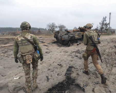 Пращаме каски и бронежилетки на Украйна