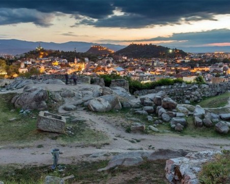 Проектът за Небет тепе чака подписа на министъра на културата