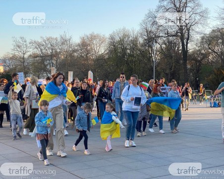Украинци и българи сведоха глави в памет на жертвите в Буча