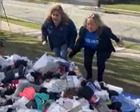 В Ню Джърси счупиха световен рекорд, събирайки почти 39 000 чифта чорапи