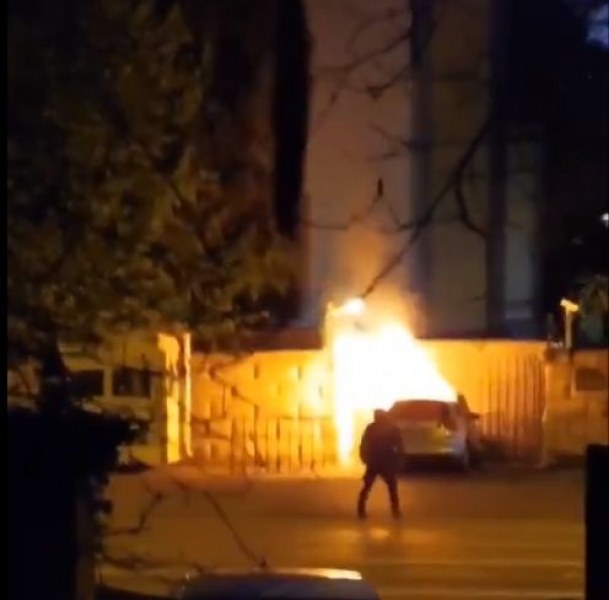 Мъж се самозапали пред руското посолство в Букурещ