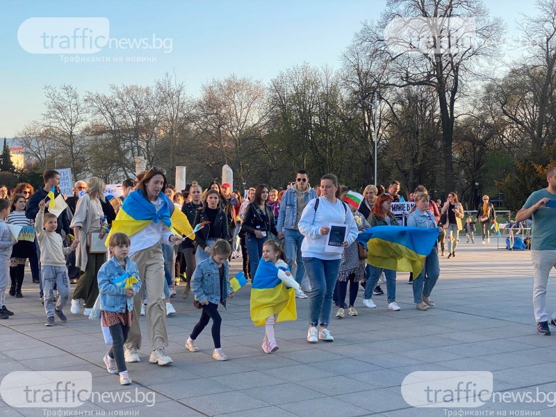 Украинци и българи сведоха глави в памет на жертвите в Буча