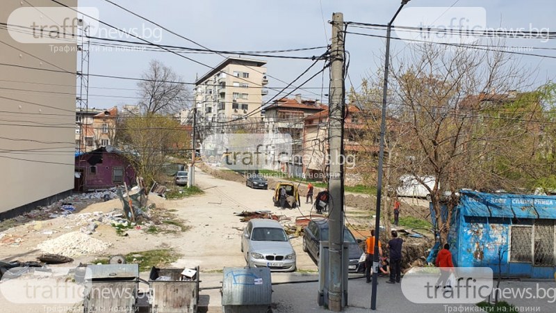 Няколко дни се наблюдават дейности в терена на ул. Стойчо